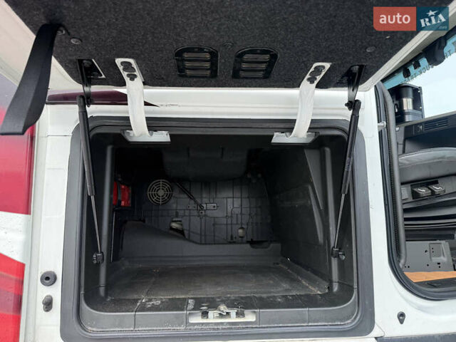 Білий Вольво FH 13, об'ємом двигуна 12.78 л та пробігом 449 тис. км за 130548 $, фото 41 на Automoto.ua