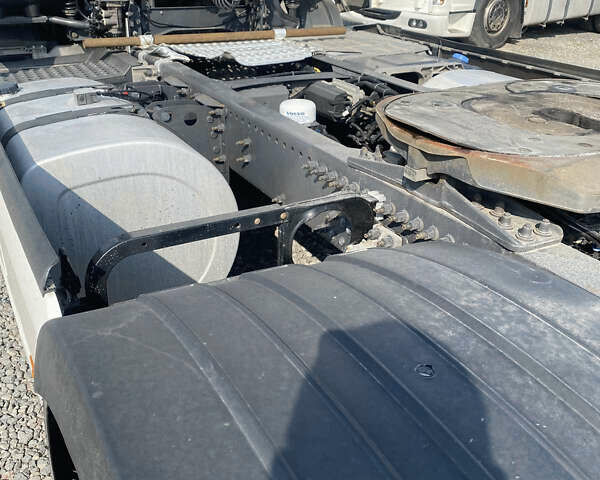 Белый Вольво FH 13, объемом двигателя 12.78 л и пробегом 608 тыс. км за 49300 $, фото 8 на Automoto.ua