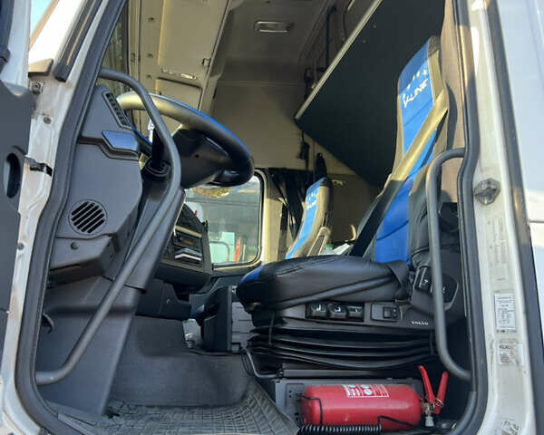 Белый Вольво FH 13, объемом двигателя 12.78 л и пробегом 2 тыс. км за 34000 $, фото 13 на Automoto.ua