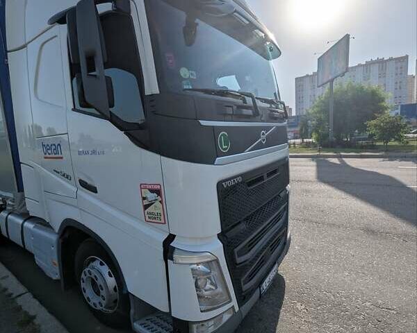Белый Вольво FH 13, объемом двигателя 12.9 л и пробегом 980 тыс. км за 48900 $, фото 8 на Automoto.ua