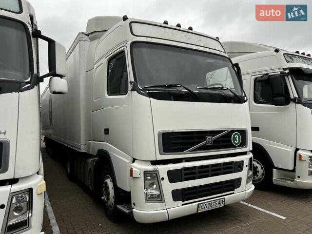 Белый Вольво FH 13, объемом двигателя 0 л и пробегом 900 тыс. км за 9400 $, фото 2 на Automoto.ua