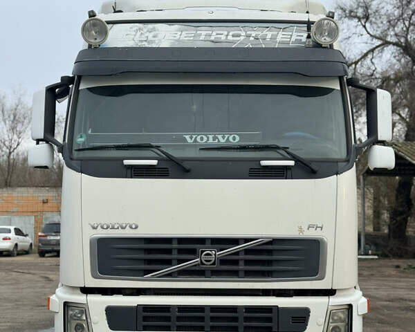 Белый Вольво FH 13, объемом двигателя 12.78 л и пробегом 1 тыс. км за 38000 $, фото 1 на Automoto.ua