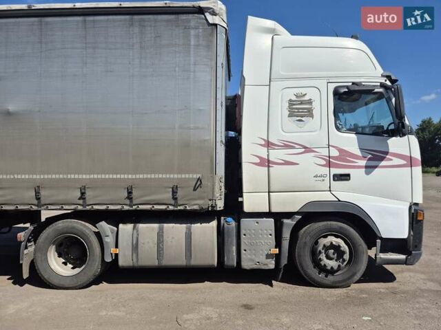 Белый Вольво FH 13, объемом двигателя 12.7 л и пробегом 1 тыс. км за 9999 $, фото 3 на Automoto.ua