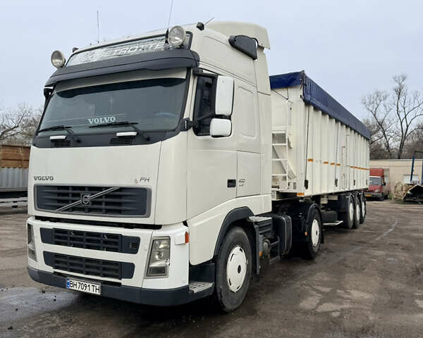 Белый Вольво FH 13, объемом двигателя 12.78 л и пробегом 1 тыс. км за 38000 $, фото 2 на Automoto.ua