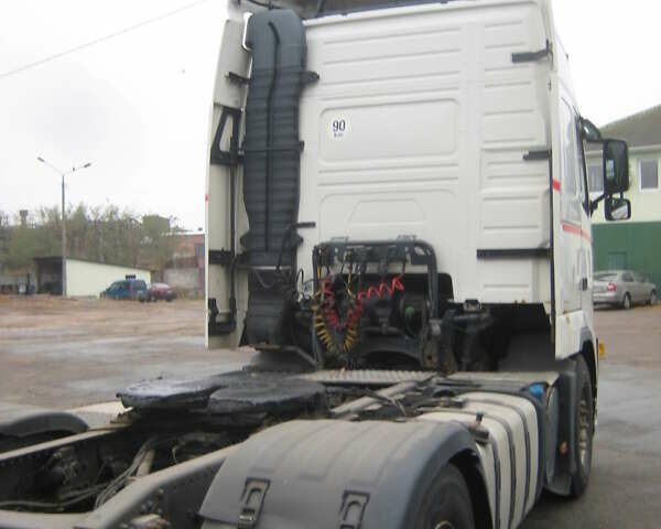 Белый Вольво FH 13, объемом двигателя 12.78 л и пробегом 1000 тыс. км за 13500 $, фото 3 на Automoto.ua