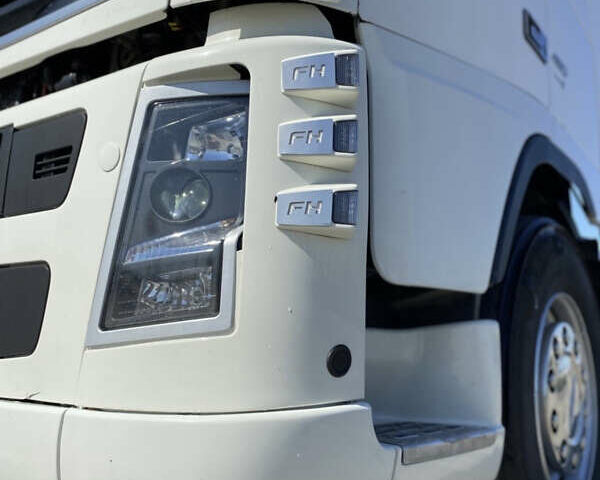 Белый Вольво FH 13, объемом двигателя 0 л и пробегом 2 тыс. км за 15000 $, фото 5 на Automoto.ua