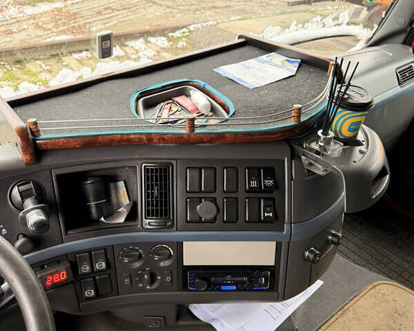 Белый Вольво FH 13, объемом двигателя 12.9 л и пробегом 1 тыс. км за 11000 $, фото 9 на Automoto.ua