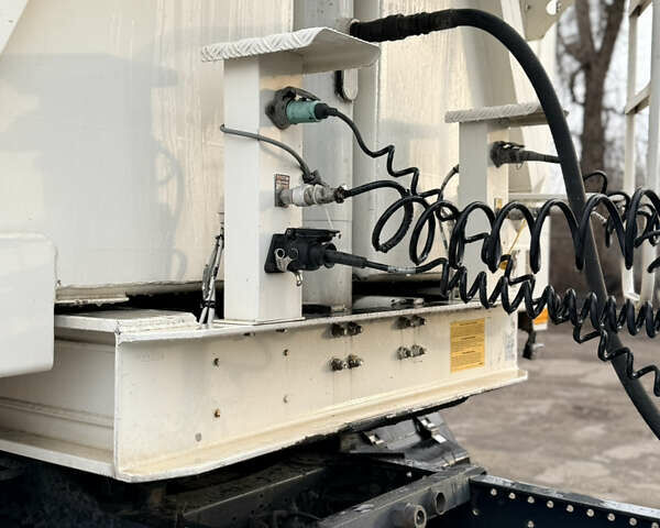 Белый Вольво FH 13, объемом двигателя 12.78 л и пробегом 1 тыс. км за 38000 $, фото 10 на Automoto.ua