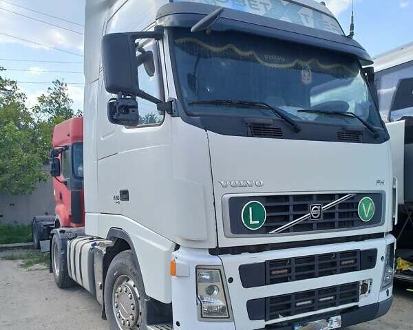 Белый Вольво FH 13, объемом двигателя 12.6 л и пробегом 1 тыс. км за 12500 $, фото 5 на Automoto.ua