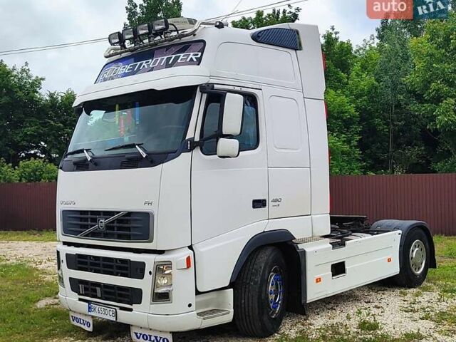 Белый Вольво FH 13, объемом двигателя 12.8 л и пробегом 1000 тыс. км за 15800 $, фото 2 на Automoto.ua