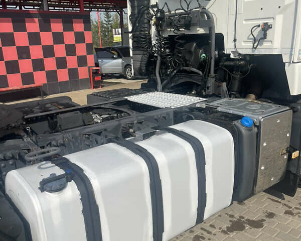 Белый Вольво FH 13, объемом двигателя 12.9 л и пробегом 1000 тыс. км за 15600 $, фото 5 на Automoto.ua