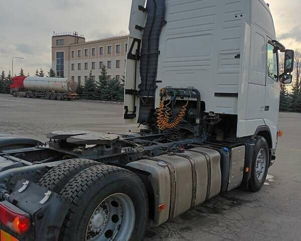 Білий Вольво FH 13, об'ємом двигуна 12.78 л та пробігом 1 тис. км за 10500 $, фото 2 на Automoto.ua