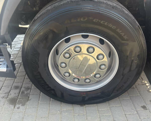 Белый Вольво FH 13, объемом двигателя 12.9 л и пробегом 1000 тыс. км за 15600 $, фото 8 на Automoto.ua