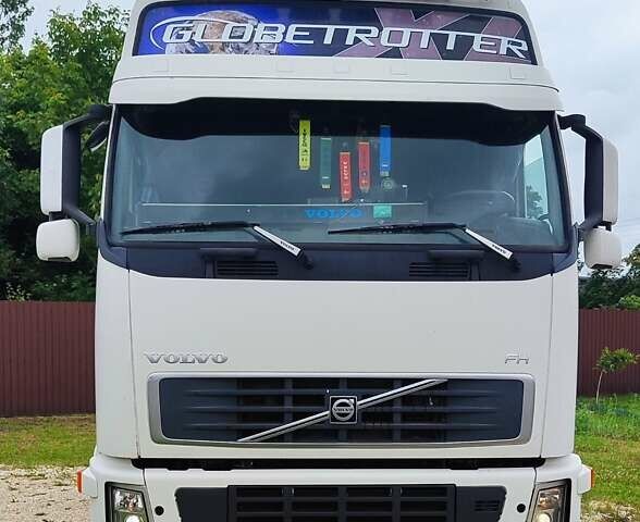 Белый Вольво FH 13, объемом двигателя 12.8 л и пробегом 1000 тыс. км за 15800 $, фото 1 на Automoto.ua