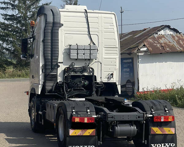 Белый Вольво FH 13, объемом двигателя 12.9 л и пробегом 1000 тыс. км за 15600 $, фото 3 на Automoto.ua