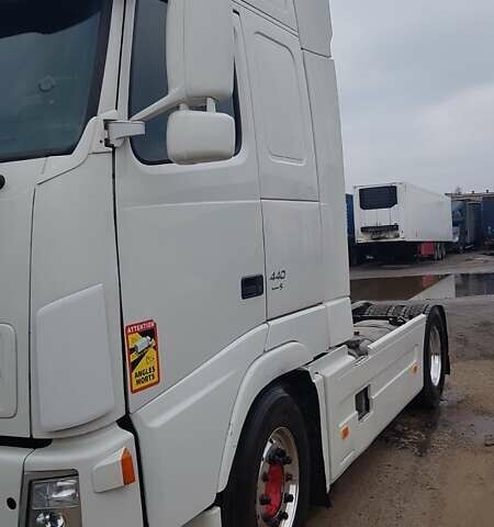 Белый Вольво FH 13, объемом двигателя 12.78 л и пробегом 1 тыс. км за 22500 $, фото 5 на Automoto.ua