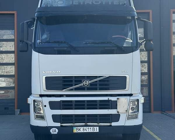 Белый Вольво FH 13, объемом двигателя 12.8 л и пробегом 2 тыс. км за 16500 $, фото 2 на Automoto.ua