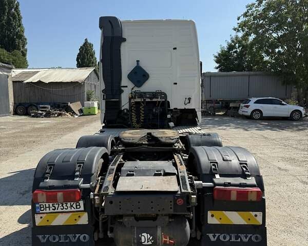 Білий Вольво FH 13, об'ємом двигуна 12.78 л та пробігом 1 тис. км за 17000 $, фото 3 на Automoto.ua