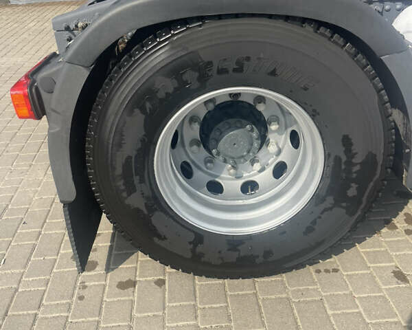 Белый Вольво FH 13, объемом двигателя 12.9 л и пробегом 1000 тыс. км за 15600 $, фото 6 на Automoto.ua