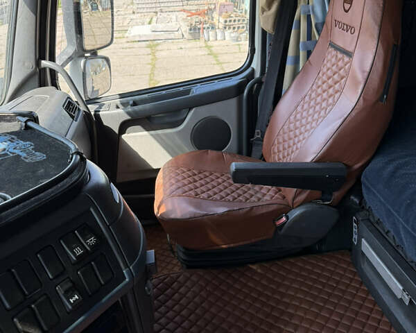 Белый Вольво FH 13, объемом двигателя 12.78 л и пробегом 1 тыс. км за 12500 $, фото 9 на Automoto.ua