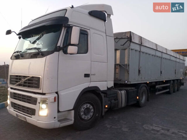 Белый Вольво FH 13, объемом двигателя 12.78 л и пробегом 1 тыс. км за 11500 $, фото 1 на Automoto.ua