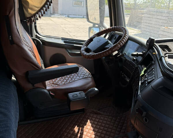 Белый Вольво FH 13, объемом двигателя 12.78 л и пробегом 1 тыс. км за 12500 $, фото 14 на Automoto.ua