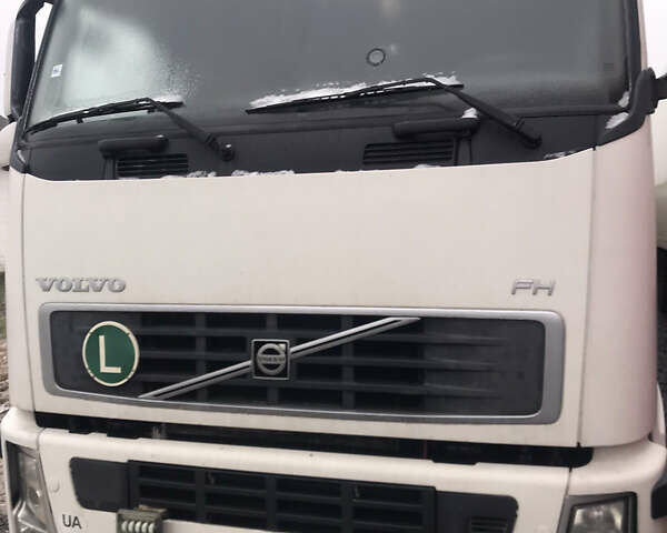 Белый Вольво FH 13, объемом двигателя 12.7 л и пробегом 1 тыс. км за 11700 $, фото 2 на Automoto.ua