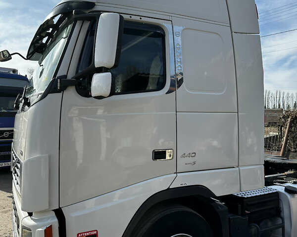 Білий Вольво FH 13, об'ємом двигуна 0 л та пробігом 1 тис. км за 16000 $, фото 2 на Automoto.ua