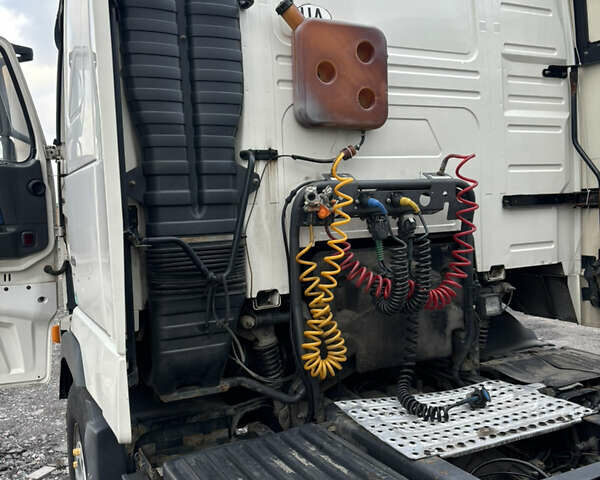 Белый Вольво FH 13, объемом двигателя 12.9 л и пробегом 1 тыс. км за 18500 $, фото 9 на Automoto.ua