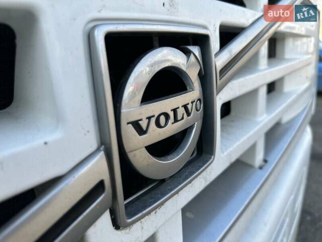 Білий Вольво FH 13, об'ємом двигуна 12.8 л та пробігом 1 тис. км за 10000 $, фото 6 на Automoto.ua