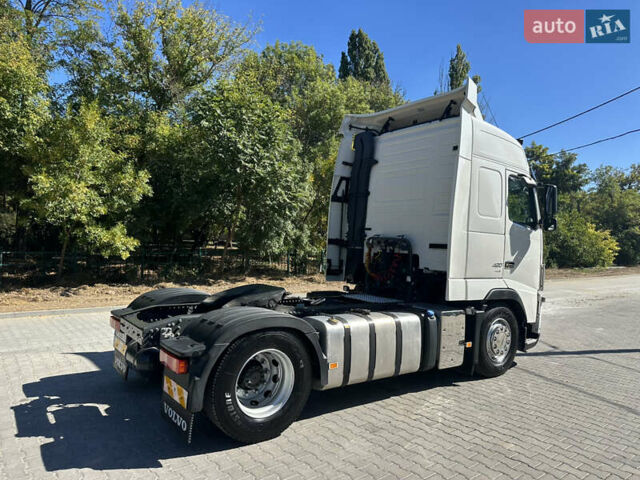 Білий Вольво FH 13, об'ємом двигуна 12.78 л та пробігом 73 тис. км за 47000 $, фото 7 на Automoto.ua