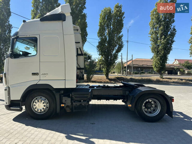 Білий Вольво FH 13, об'ємом двигуна 12.78 л та пробігом 73 тис. км за 47000 $, фото 10 на Automoto.ua
