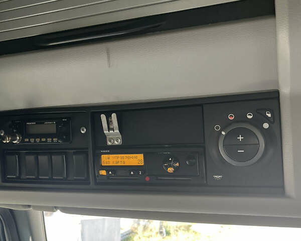 Белый Вольво FH 13, объемом двигателя 12.6 л и пробегом 1 тыс. км за 26000 $, фото 11 на Automoto.ua