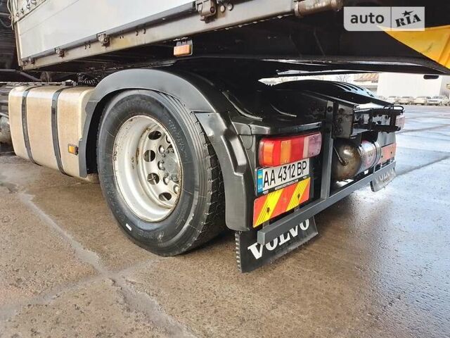 Белый Вольво FH 13, объемом двигателя 13 л и пробегом 612 тыс. км за 35000 $, фото 5 на Automoto.ua