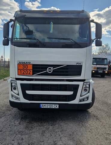 Белый Вольво FH 13, объемом двигателя 12.78 л и пробегом 1 тыс. км за 21700 $, фото 1 на Automoto.ua