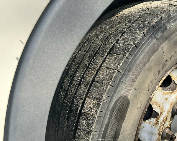 Белый Вольво FH 13, объемом двигателя 12.6 л и пробегом 1 тыс. км за 26000 $, фото 5 на Automoto.ua