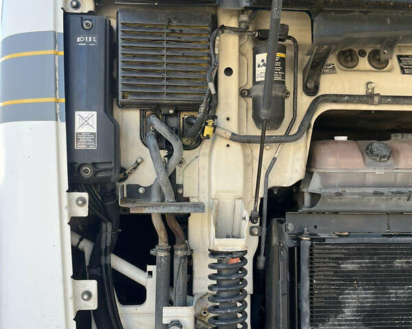 Белый Вольво FH 13, объемом двигателя 12.6 л и пробегом 1 тыс. км за 26000 $, фото 29 на Automoto.ua