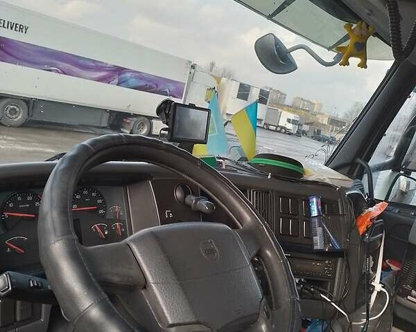 Белый Вольво FH 13, объемом двигателя 13 л и пробегом 612 тыс. км за 35000 $, фото 8 на Automoto.ua