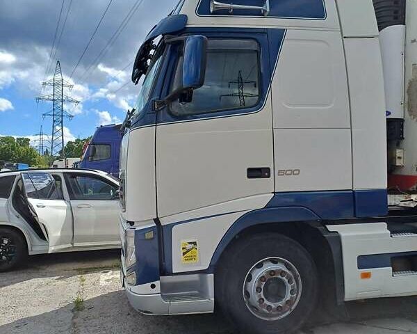 Белый Вольво FH 13, объемом двигателя 12.8 л и пробегом 1 тыс. км за 20000 $, фото 2 на Automoto.ua