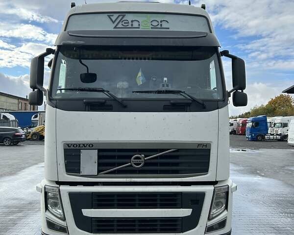 Білий Вольво FH 13, об'ємом двигуна 12.78 л та пробігом 2 тис. км за 16000 $, фото 1 на Automoto.ua