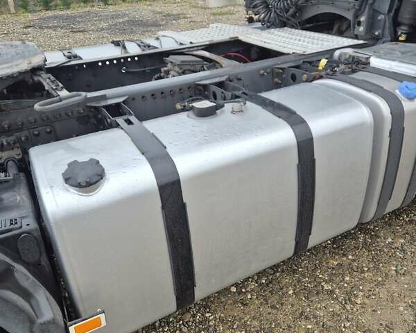 Белый Вольво FH 13, объемом двигателя 12.78 л и пробегом 700 тыс. км за 27841 $, фото 5 на Automoto.ua