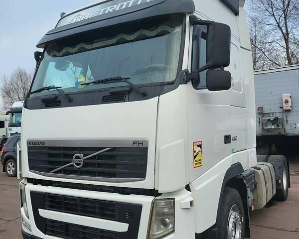 Белый Вольво FH 13, объемом двигателя 12.8 л и пробегом 1 тыс. км за 21000 $, фото 7 на Automoto.ua