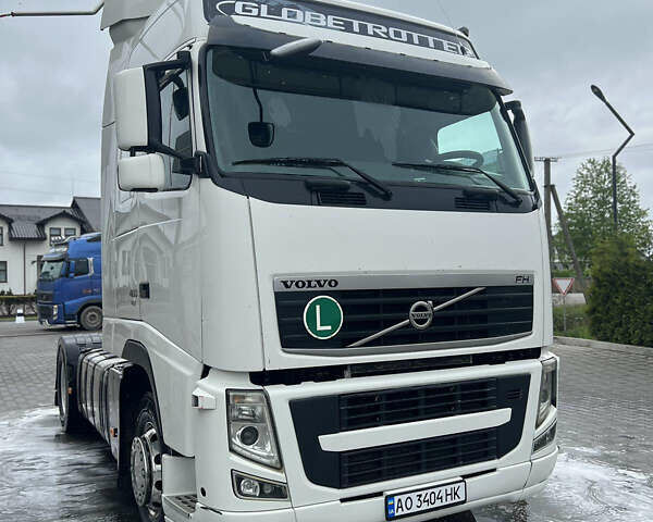 Белый Вольво FH 13, объемом двигателя 12.9 л и пробегом 1 тыс. км за 18000 $, фото 2 на Automoto.ua