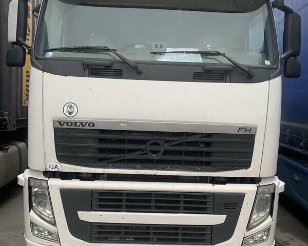 Белый Вольво FH 13, объемом двигателя 12.9 л и пробегом 2 тыс. км за 19500 $, фото 4 на Automoto.ua