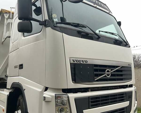 Белый Вольво FH 13, объемом двигателя 12.78 л и пробегом 830 тыс. км за 23000 $, фото 3 на Automoto.ua