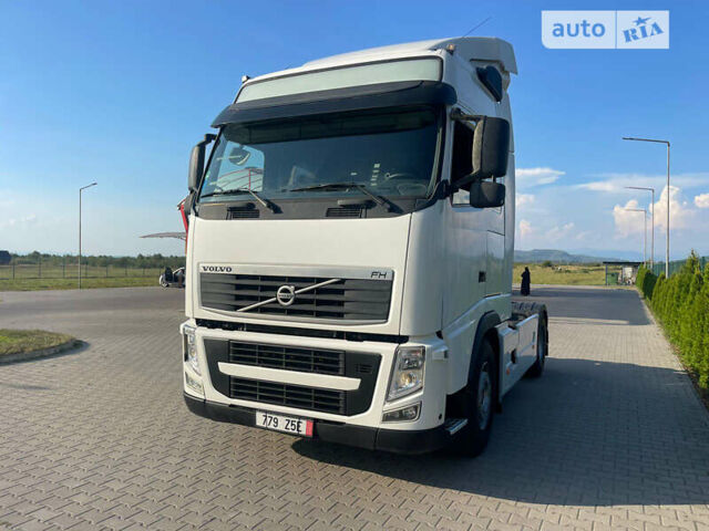 Белый Вольво FH 13, объемом двигателя 12.9 л и пробегом 60 тыс. км за 22000 $, фото 15 на Automoto.ua