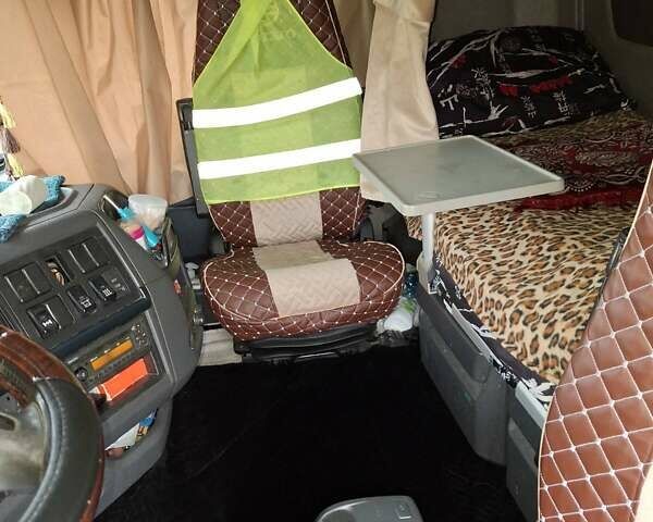 Белый Вольво FH 13, объемом двигателя 12.78 л и пробегом 2 тыс. км за 22000 $, фото 7 на Automoto.ua