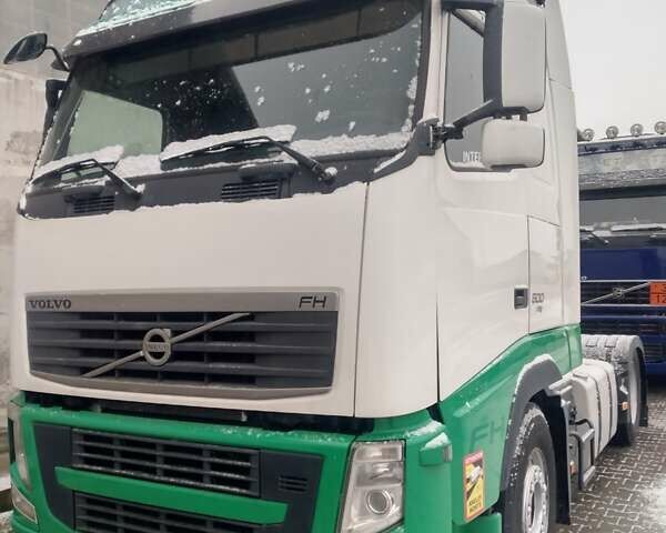 Белый Вольво FH 13, объемом двигателя 0 л и пробегом 900 тыс. км за 29196 $, фото 5 на Automoto.ua