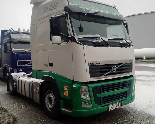 Белый Вольво FH 13, объемом двигателя 0 л и пробегом 900 тыс. км за 29196 $, фото 7 на Automoto.ua