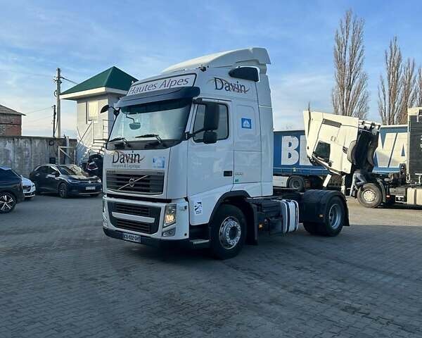 Белый Вольво FH 13, объемом двигателя 12.9 л и пробегом 986 тыс. км за 22800 $, фото 7 на Automoto.ua